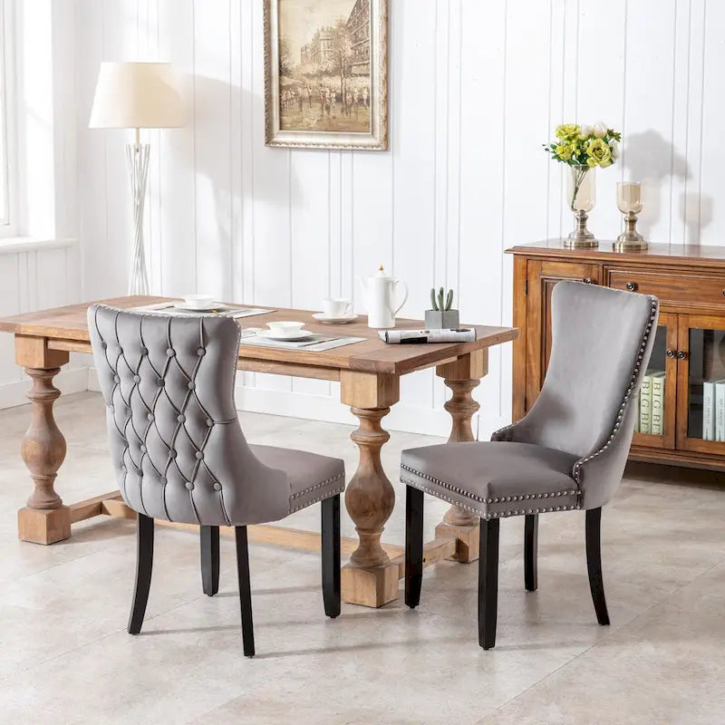 Chaise de salle à manger tapissée de velours