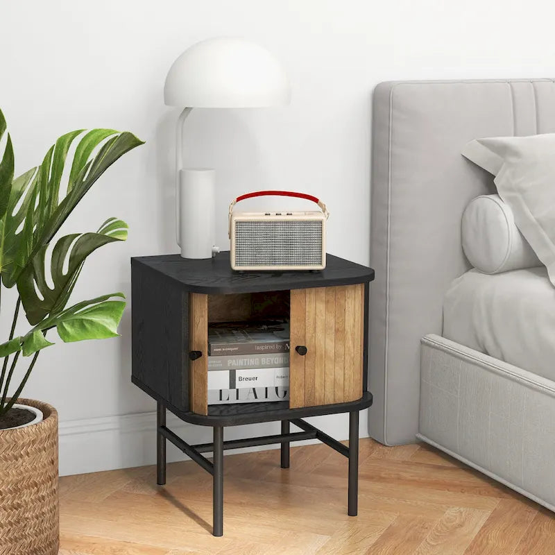 Table d'appoint compacte et moderne