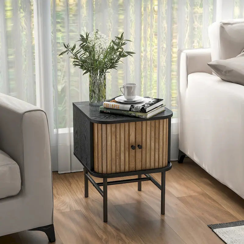 Table d'appoint compacte et moderne