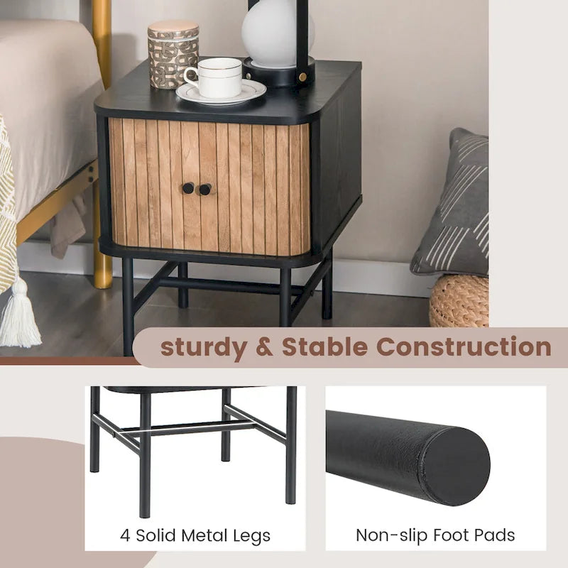 Table d'appoint compacte et moderne