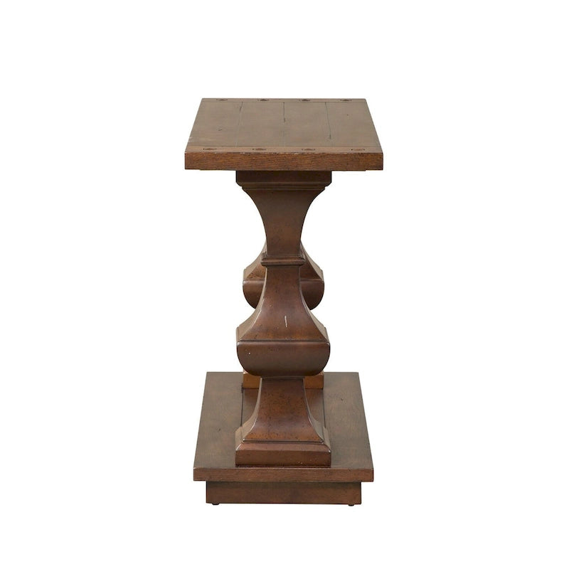 Table basse marron avec un plateau épais en chêne