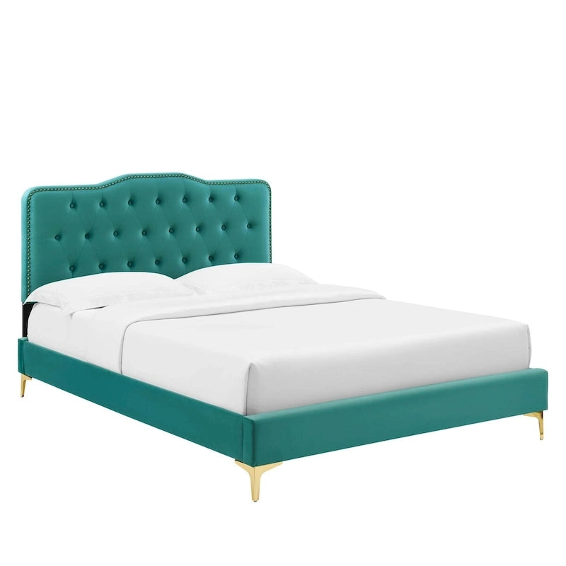 Lit plateforme simple en velours de performance touffeté ambre
