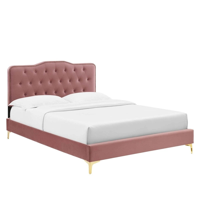 Lit plateforme simple en velours de performance touffeté ambre