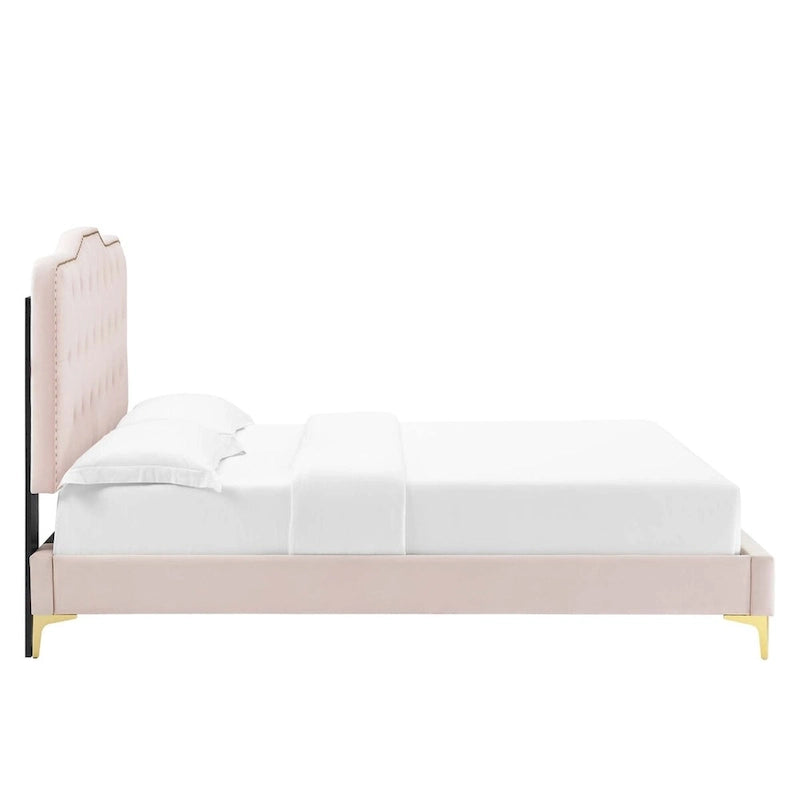 Lit plateforme simple en velours de performance touffeté ambre