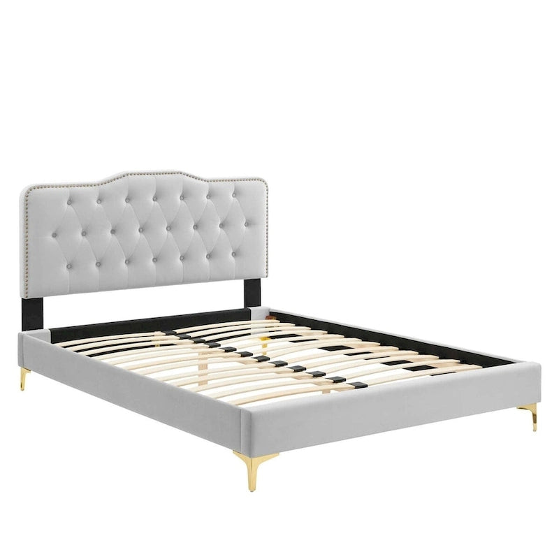 Lit plateforme simple en velours de performance touffeté ambre
