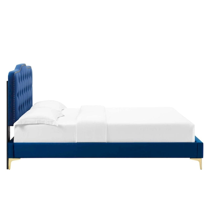 Lit plateforme simple en velours de performance touffeté ambre