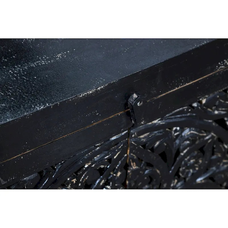 Bahut quatre portes noir sculpté à la main